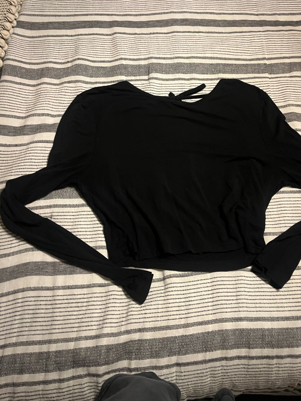 Women's Open Back Black Long-Sleeve Crop Top
